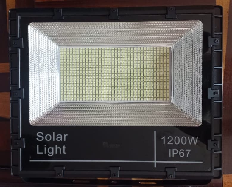 REFLECTOR INDUSTRIAL SOLAR LED DE 1200 W